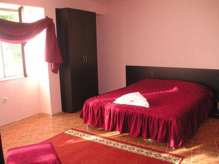 Продава се Хотел в к.к. Пампорово - 1008 кв.м за 571 €/кв.м - Снимка #6