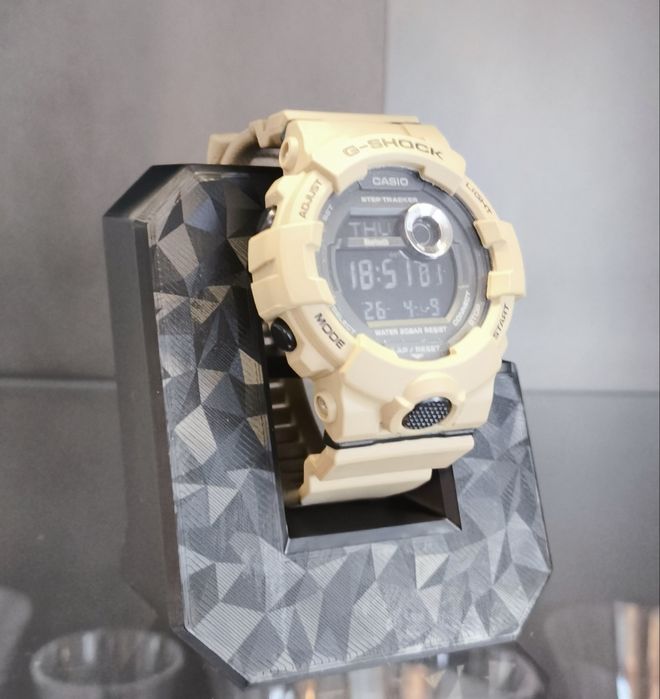 G-Shock стойки за часовници