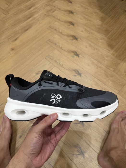 On кроссовки 44 размер, новые