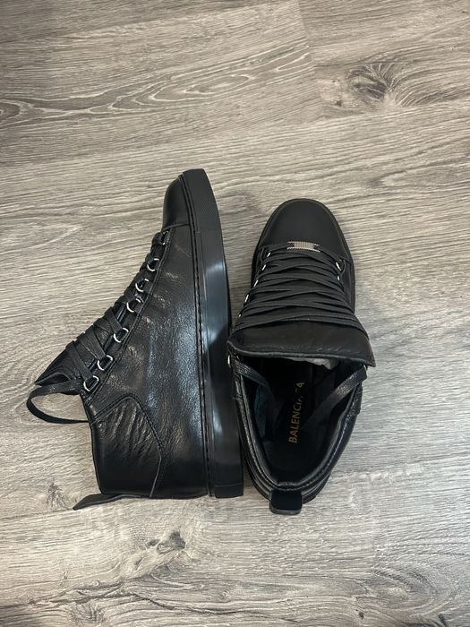 Adidasi Balenciaga arena