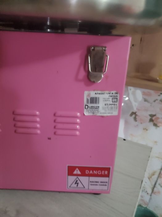 vind masina de facut vata pe bat mai am 1  cele 2 s-au dat