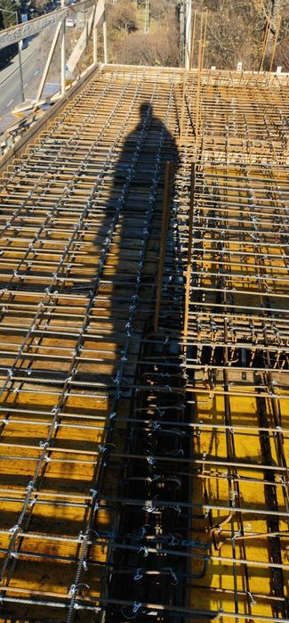 Construcții la rosu