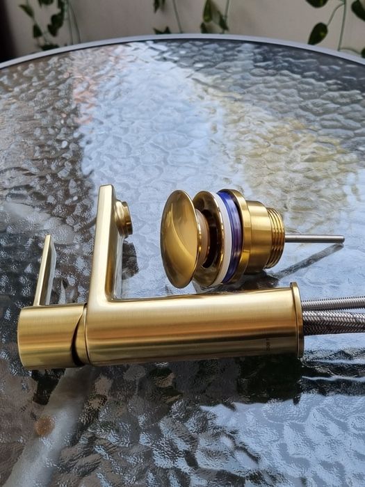 Baterie/lavoar Roca gold brush/aur mat accesorii baie cuier para-dus