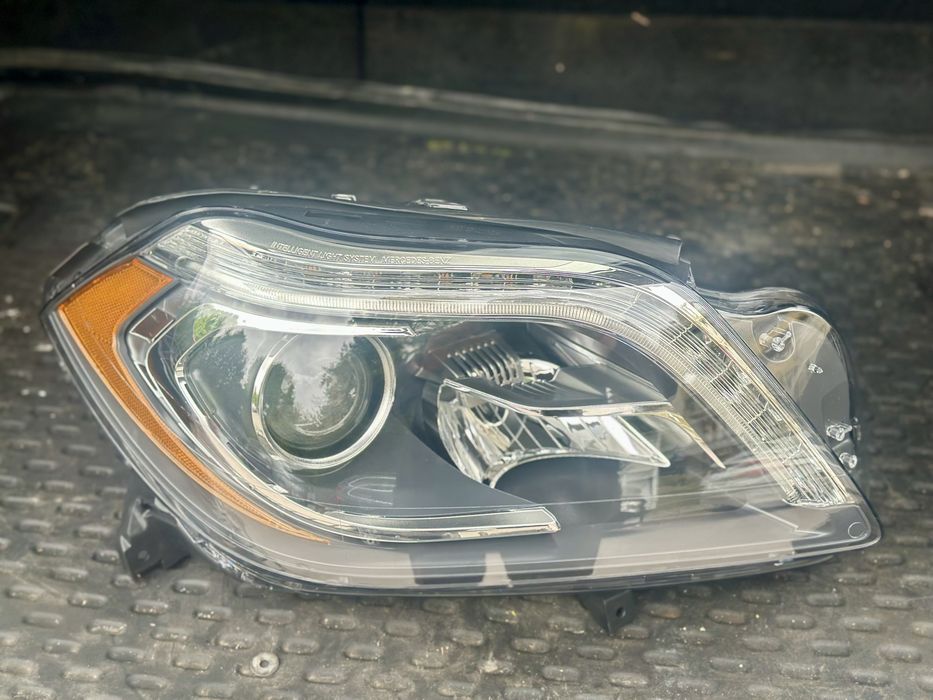 Десен фар Mercedes GL