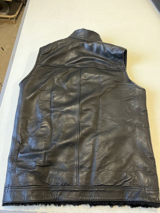 Продавам нови мъжки кожени елеци