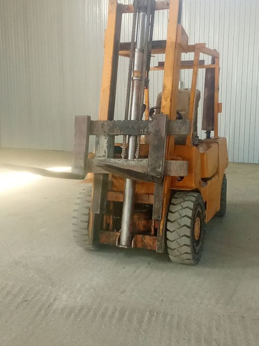 Срочно продам Вилочный погрузчик