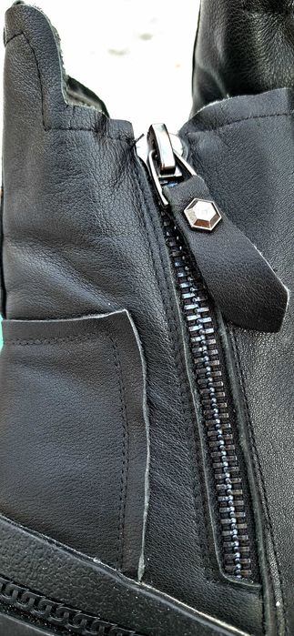 Продам зимние женские ботинки