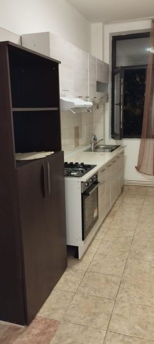 Închiriez apartament 2 camere et. 1