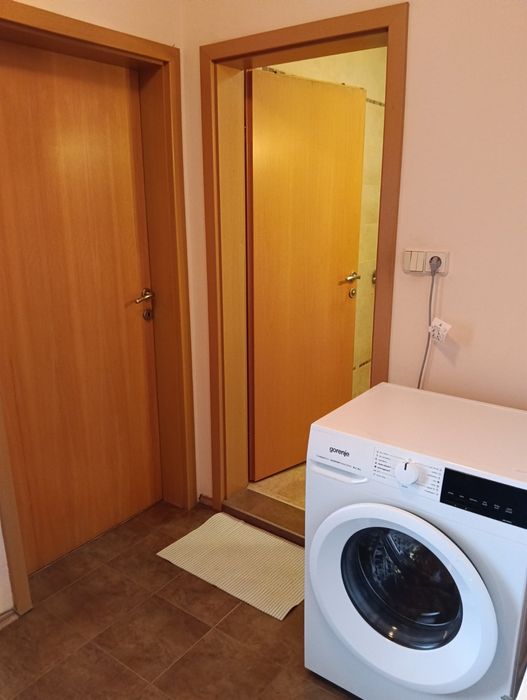 Давам двустаен апартамент в квартал Редута