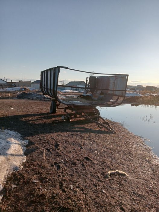 Плуг на МТЗ80 и прицеп сеновозка