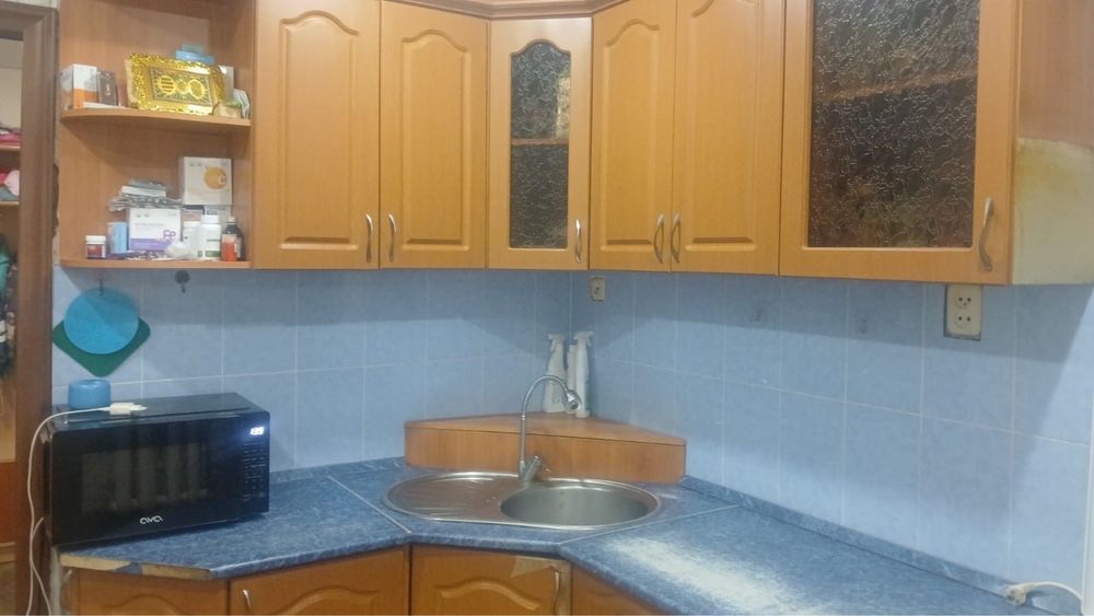 Продам срочно кухонный гарнитур