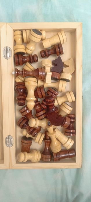 Шахматы (Деревянные, лакированные)