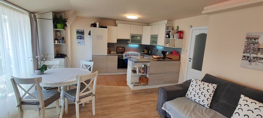 Продава се Тристаен апартамент в Варна, Левски - 100 кв.м за 2405 €/кв.м - Снимка #4