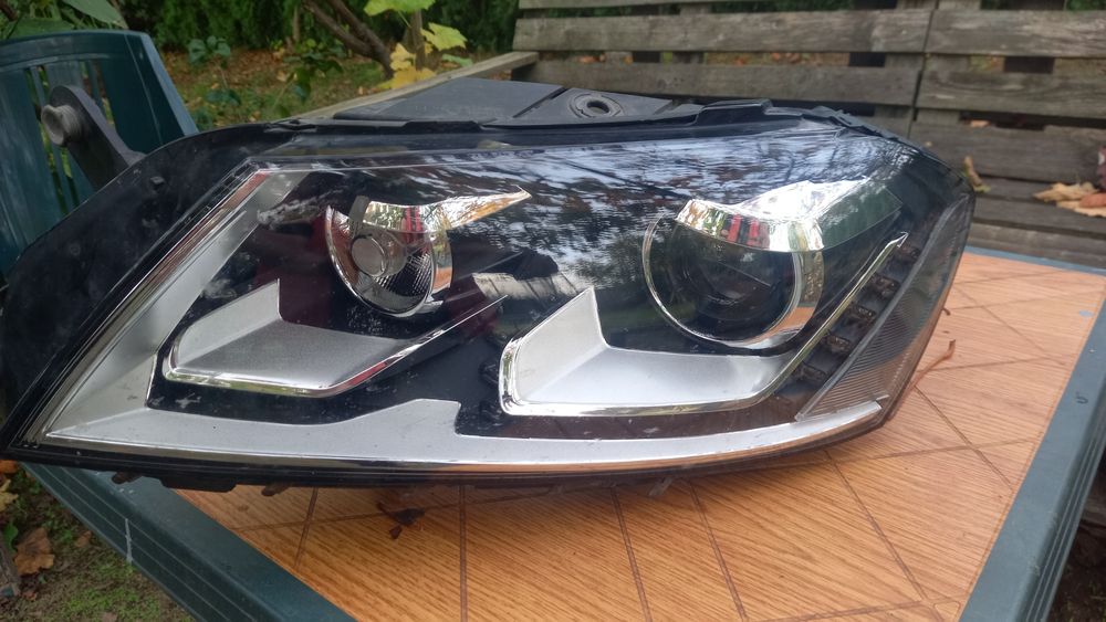 Фар за vw Passat  b7 биксенон ляв