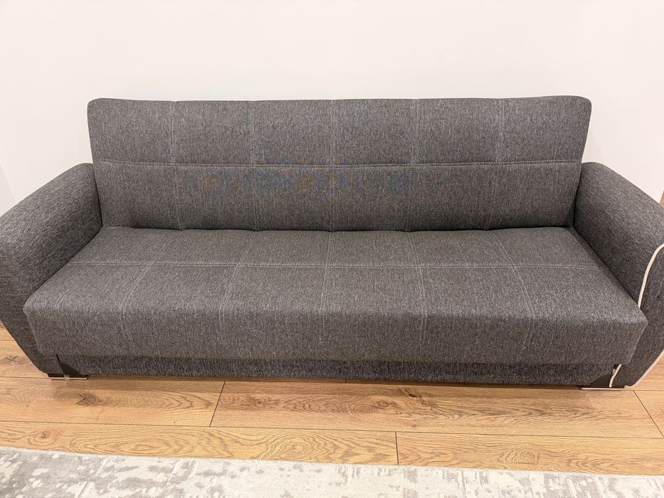 Диван серого цвета