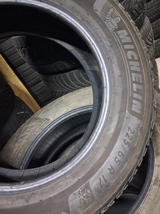 1xAnvelopa second  iarna 225 65 R17 Michelin 2023