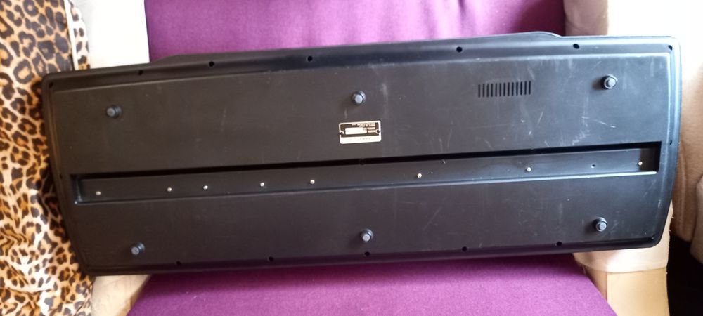 Vând orga electronica Roland E28