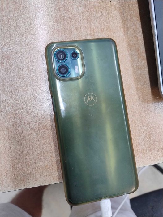 Смартфони Motorola Edge 20 lite и Motorola g35