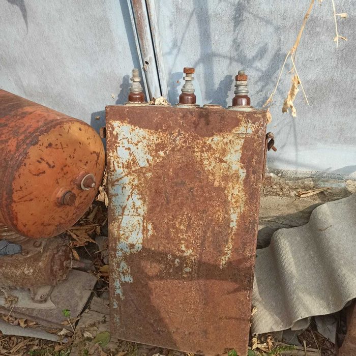 Электрические кабели, электро двигатель и ...