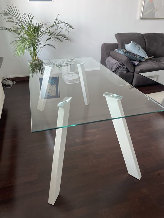 Masa dinning din sticla