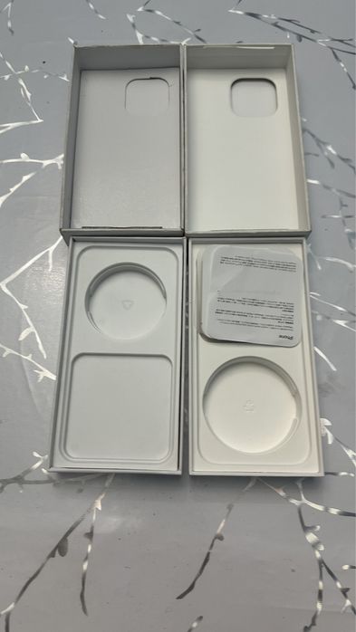 Продам коробки от iPhone