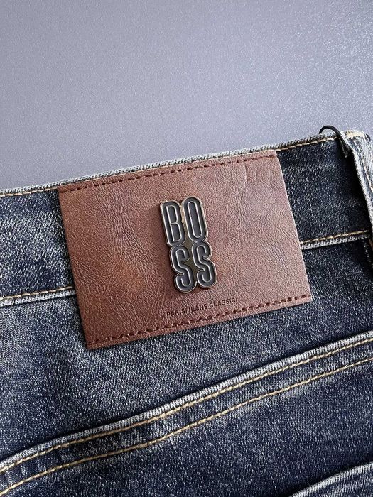 Aduc pe comanda Blugi Boss orice model