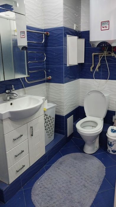 Продам 3-х комн кв в 7-25 кирпичная высотка 4 этаж высотка - Görünüm 2