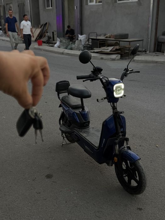 Elektro skuter Tezligi25 xolati Zoʻr Yengi akumlyatorlari bilan obmen