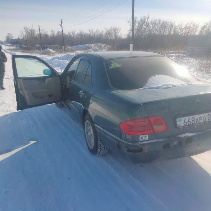 Продам мерс 210 лупарь.