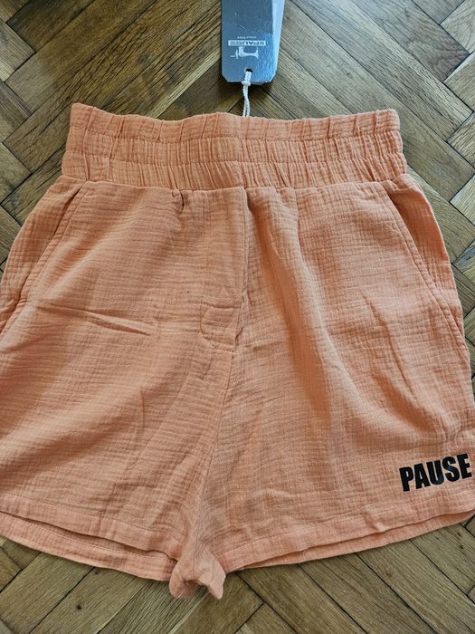 Къси панталонки pause