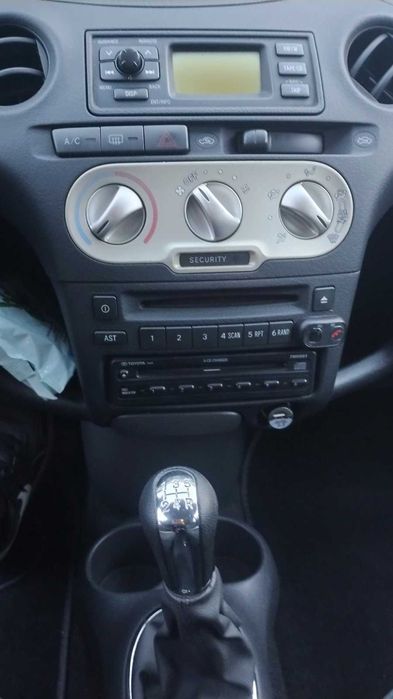 Toyota Yaris 4 врати