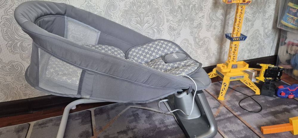 Продам детскую электрокачелю