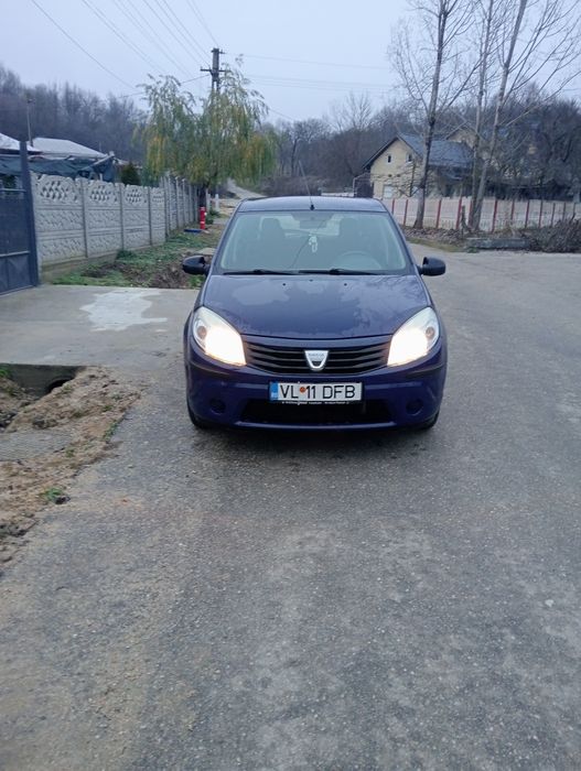 Vând Dacia Sandero