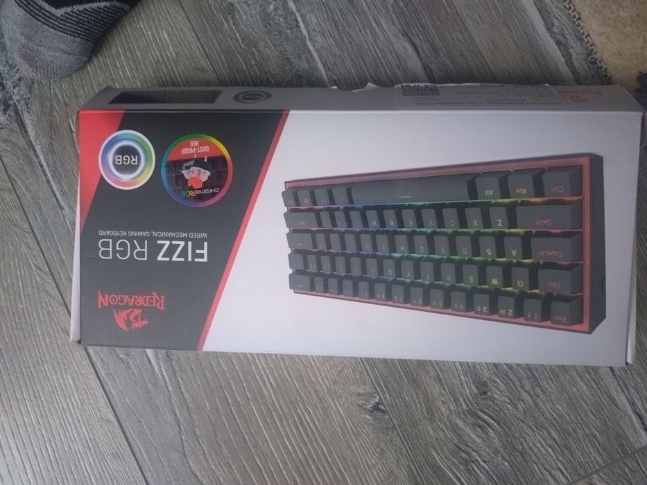 Vând tastatura Red dragon