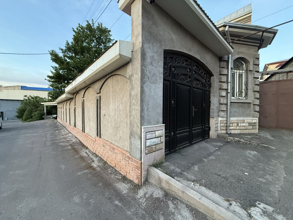 Продается дом в элитной махалле под строительство
