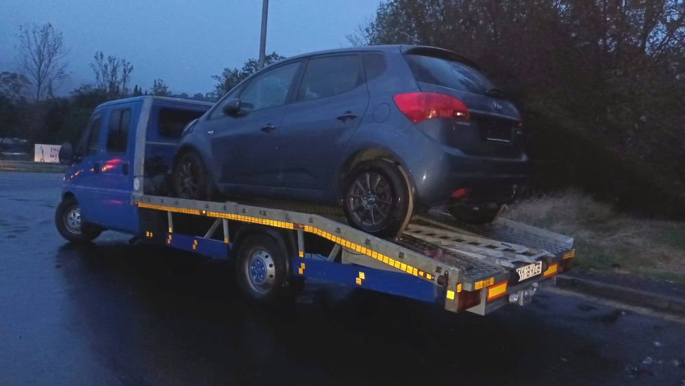 Tractări auto non-stop.