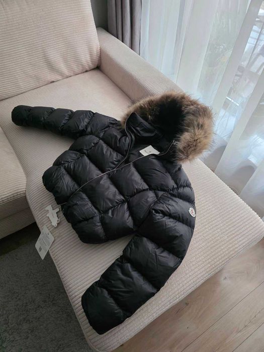 дамско яке Moncler с естествен пух от лисица