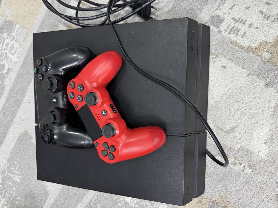 Продам Sony Play Station 4 PS4