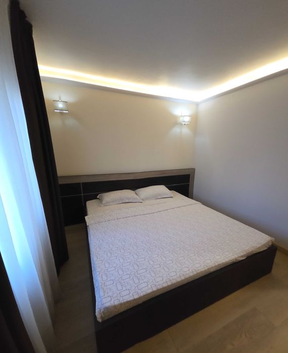 Oferta inchiriere apartament cu 3 camere, 2 bai, Targu Jiu.