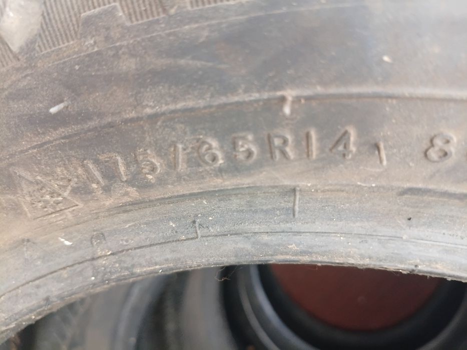 Продам зимнюю резину р 14