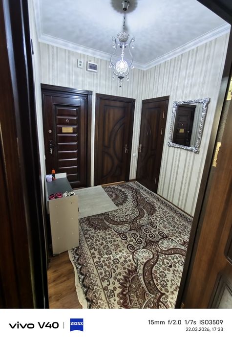 Gorkiy metro yonida korolevskiy etajda 4 xonali kv sotiladi