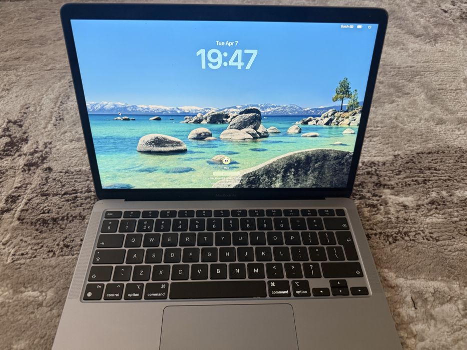 Macbook Air 2020, Procesor M1 , 8gb RAM, 256 SSD NVMe