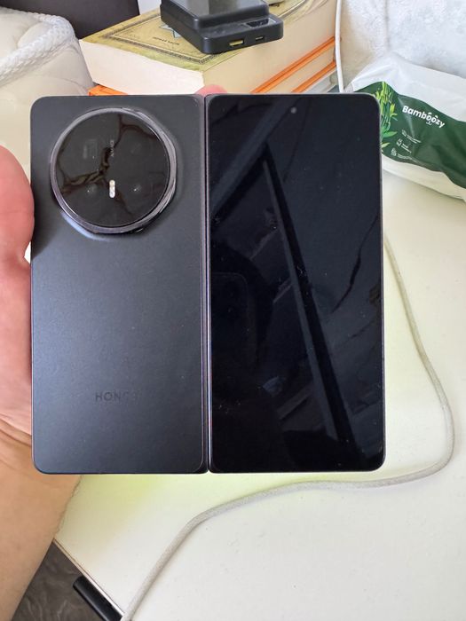 Honor magic V6 раскладушка срочно продаю