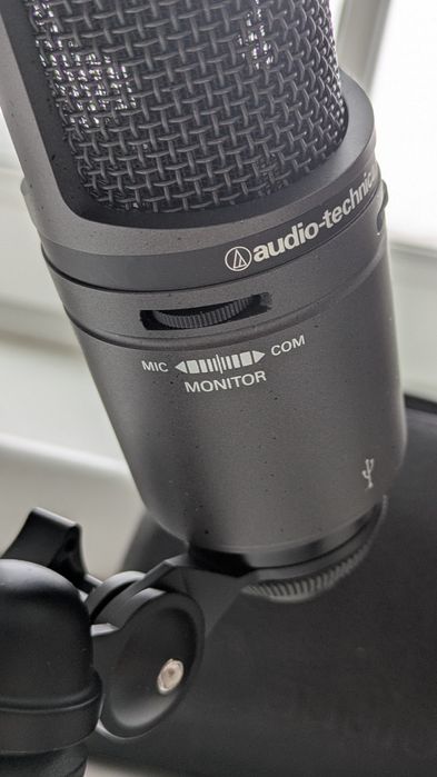 Microfon USB Audio-Technica – sunet foarte bun, stare excelentă