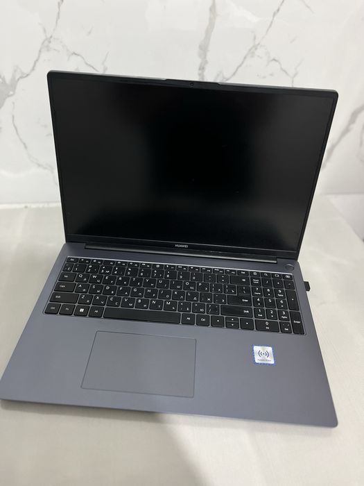 Продам Huawei MateBook D16