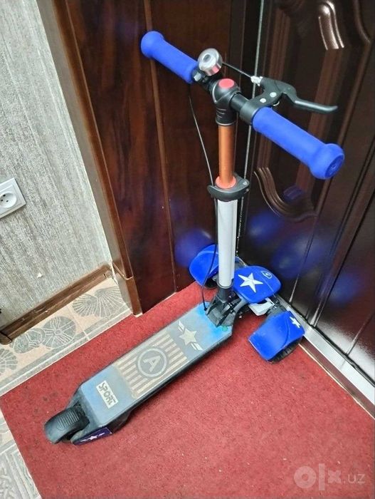 Продам детский самокат, в отличном состояние