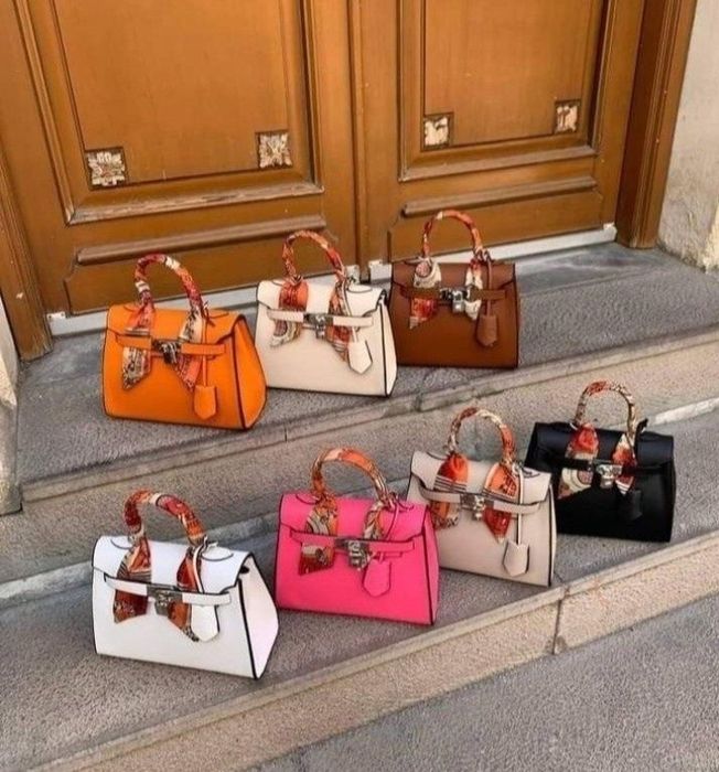 Genti dama(doua dimensiuni,35cmL și 41cm L,diverse nuanțe,France,sacul