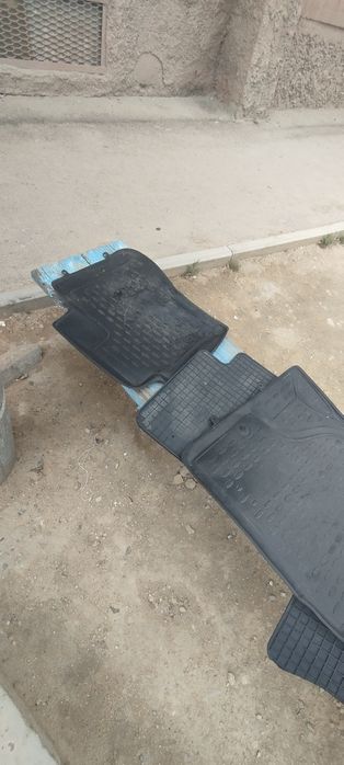 полики-коврики для седана универсальные