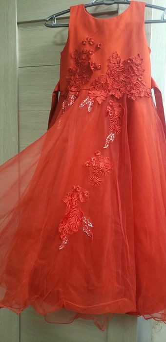 Нарядное платье для девочки