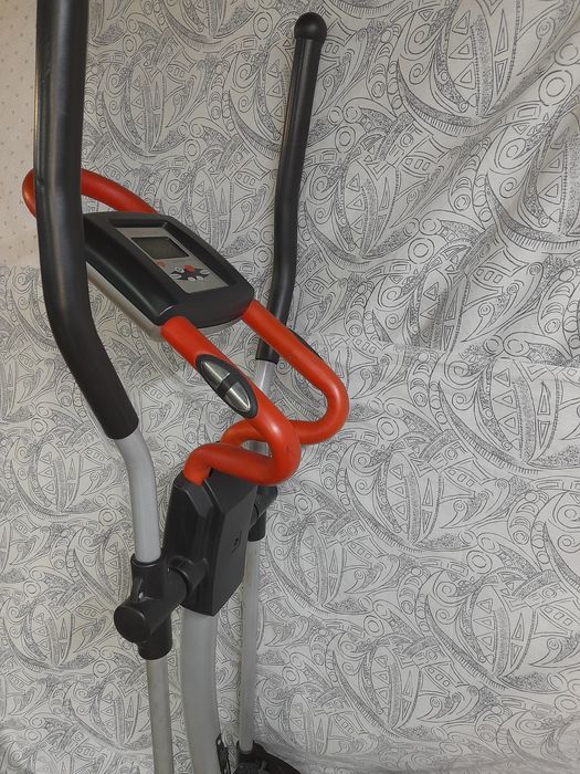 Продам элипсный тренажор